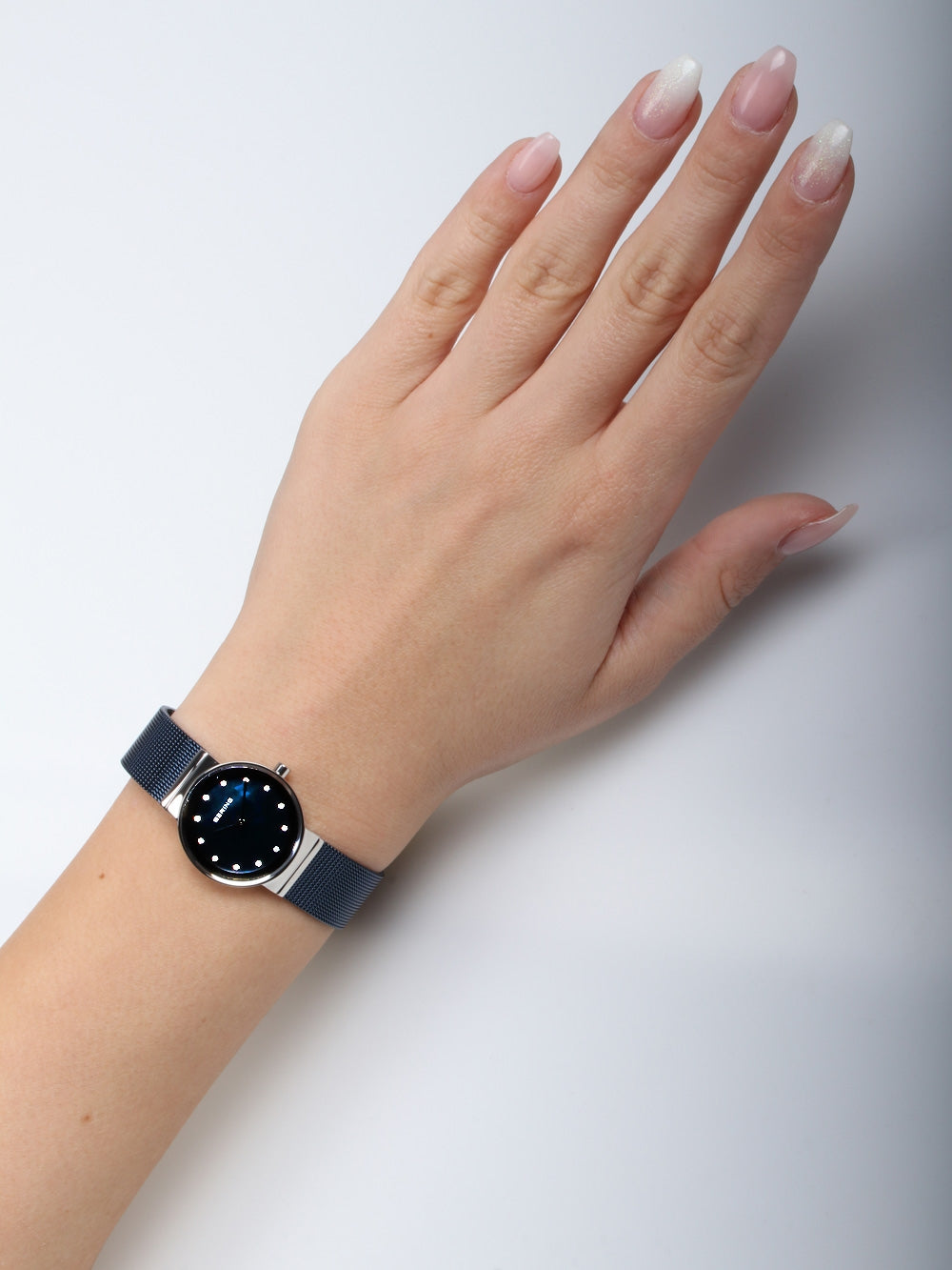 Bering 10126-307 Classic moteriškas laikrodis 26mm 5 ATM