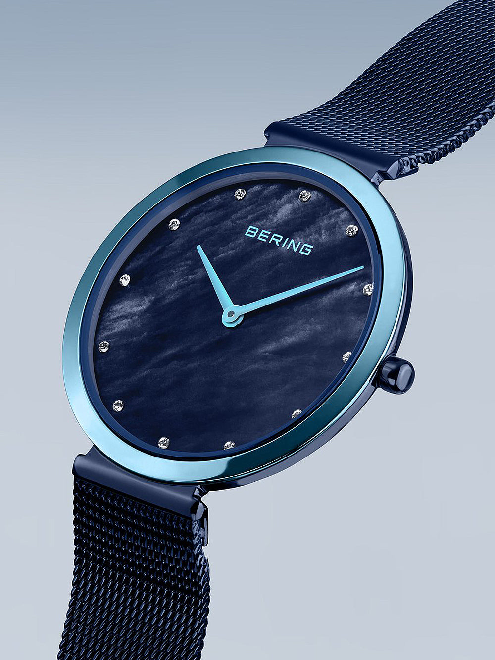 Bering 18132-398 moteriškas laikrodis classic 32mm 3ATM