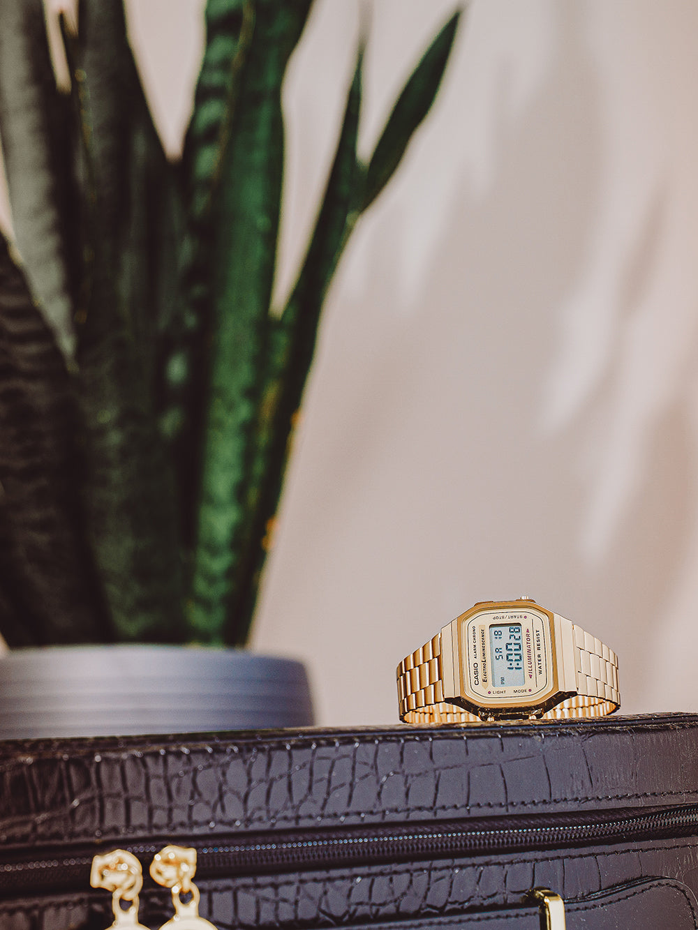 CASIO A168WG-9EF Collection 35mm 3 ATM