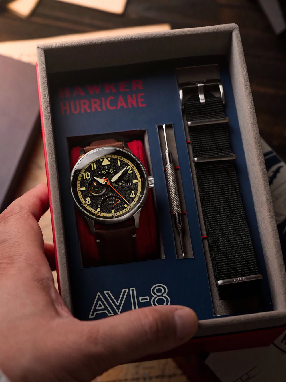 AVI-8 AV-4101-0B vyriškas laikrodis Hawker Hurricane McKellar Dual Time 44mm 5ATM