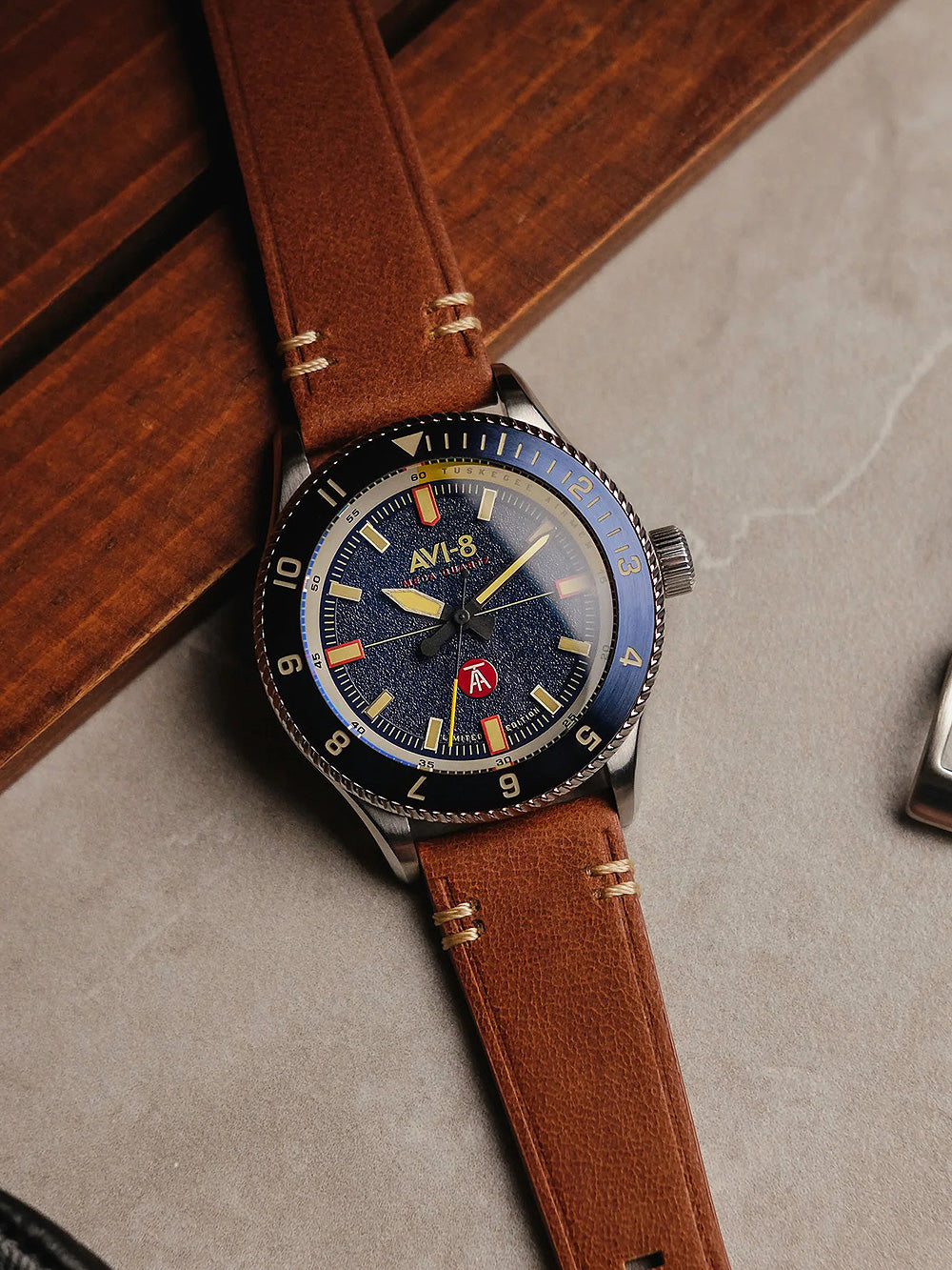 AVI-8 AV-4103-02 Tuskegee Airmen Limited Edition vyriškas laikrodis 40mm 5ATM