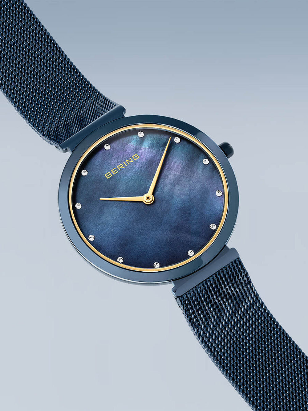 Bering 18132-399 Classic moteriškas laikrodis 32mm 3ATM