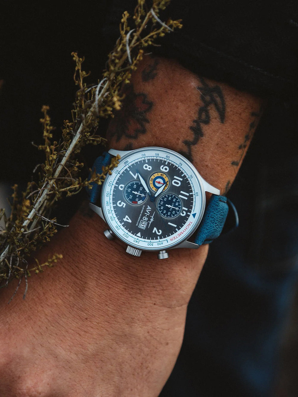 AVI-8 AV-4011-0F vyriškas laikrodis Hawker Hurricane Classic Chronograph 43mm 5ATM