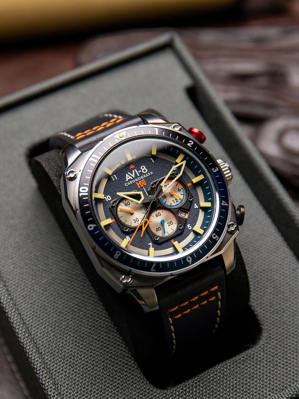 AVI-8 AV-4100-02 vyriškas laikrodis Hawker Hunter Dual Time Chronograph 43mm 5ATM