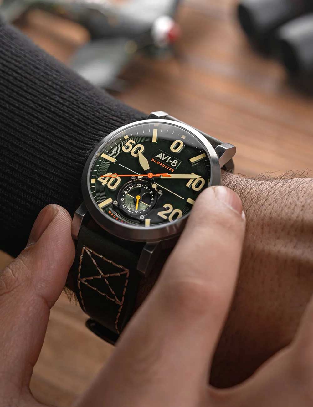 AVI-8 AV-4113-02 vyriškas laikrodis Dambuster Chadwick 43mm 5ATM
