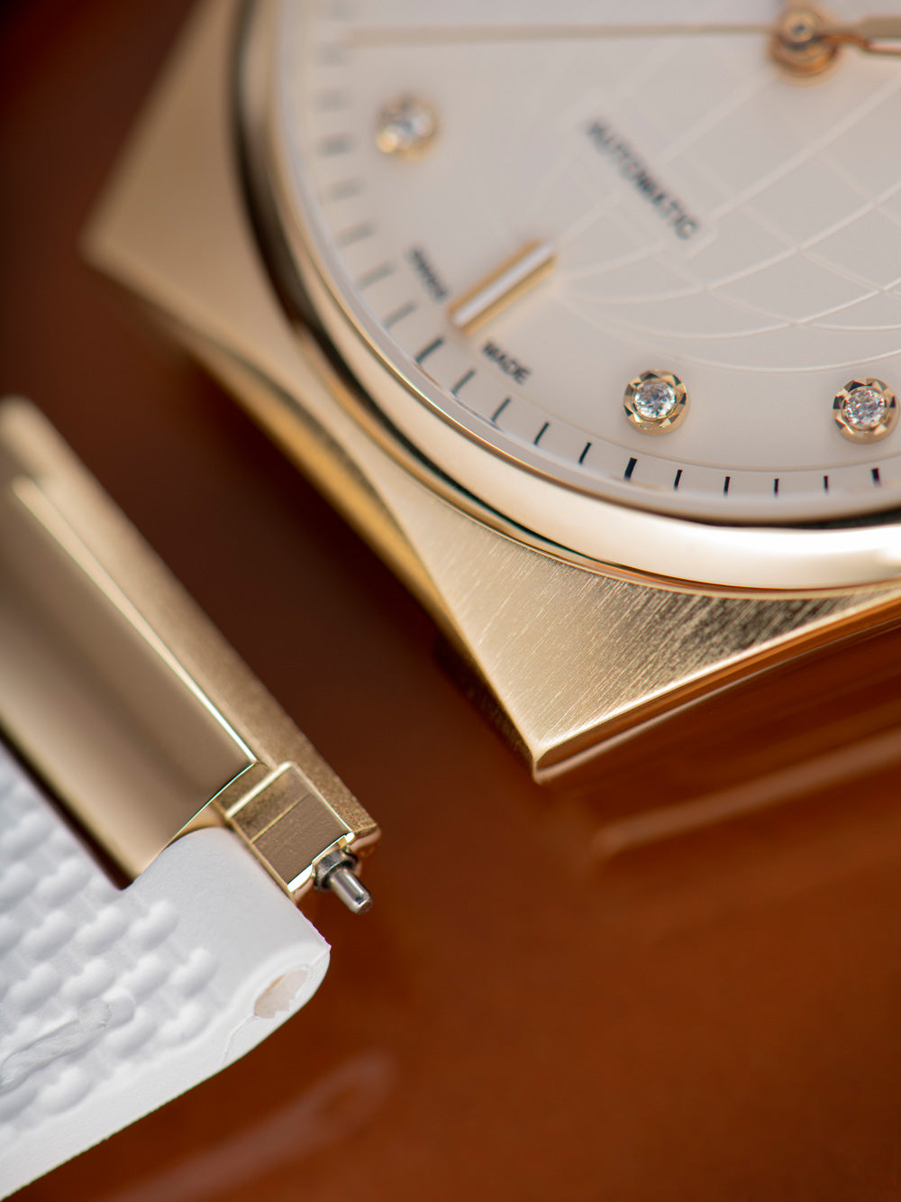 Frederique Constant FC-303V2NH3B Highlife moteriškas laikrodis Automatic 34mm 5ATM