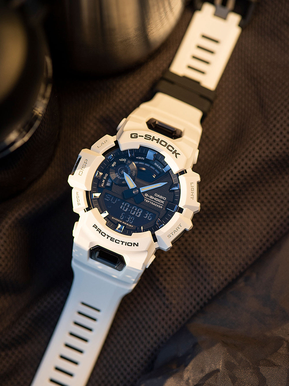 Casio GBA-900-7AER G-Shock vyriškas laikrodis 46mm 20ATM