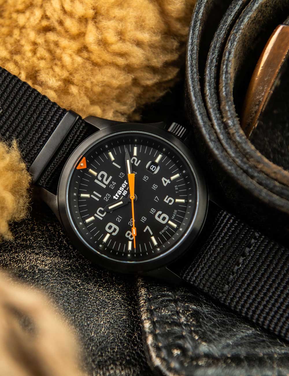 Traser H3 111066 vyriškas laikrodis P67 Officer Pro Black 42mm 10ATM