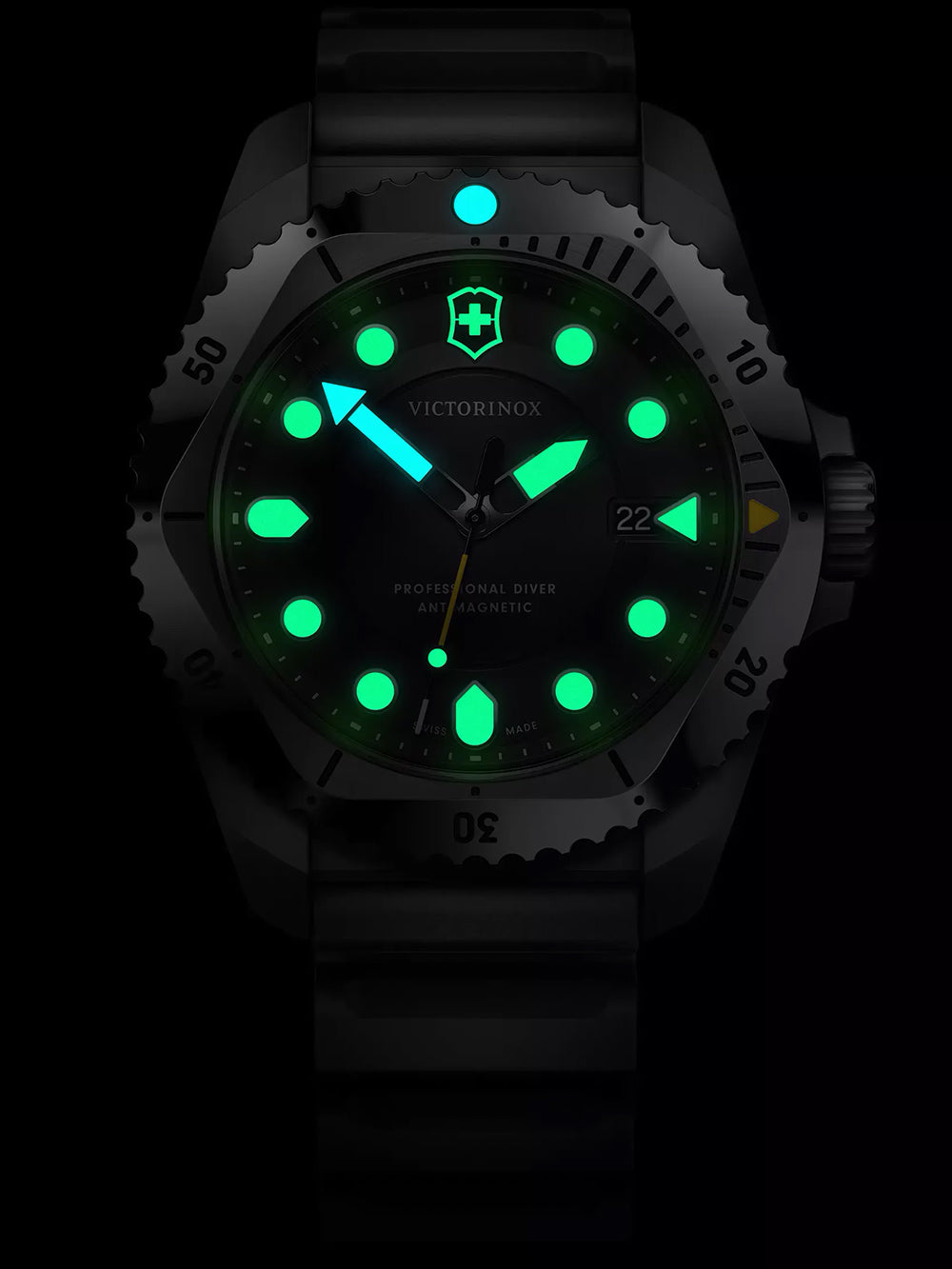 Victorinox 241990 vyriškas laikrodis Dive Pro Quartz 43mm 30ATM