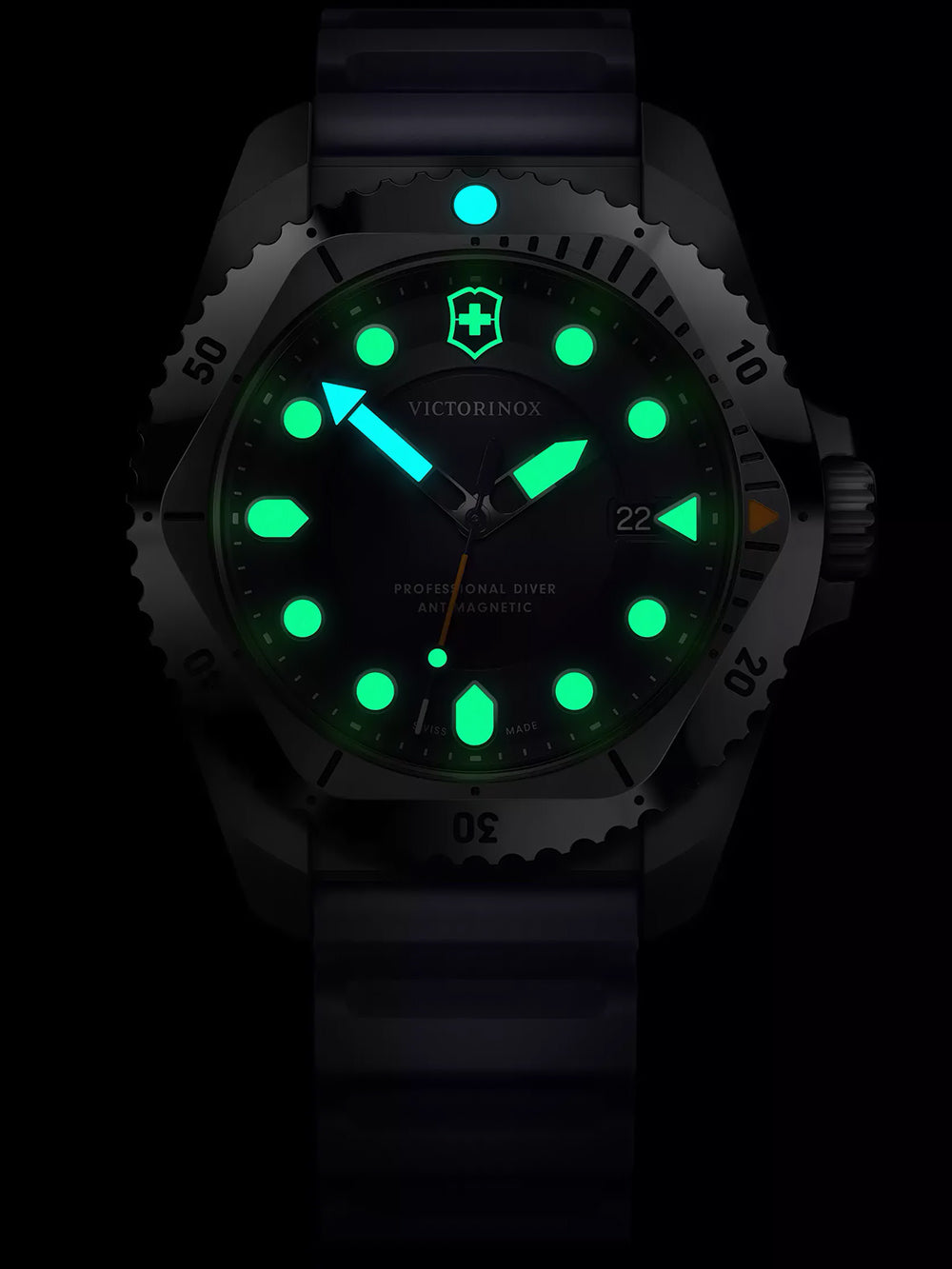 Victorinox 241991 vyriškas laikrodis Dive Pro Quartz 43mm 30ATM